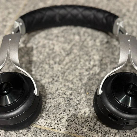 LucidSound Black Headphones - Picture 3 of 3